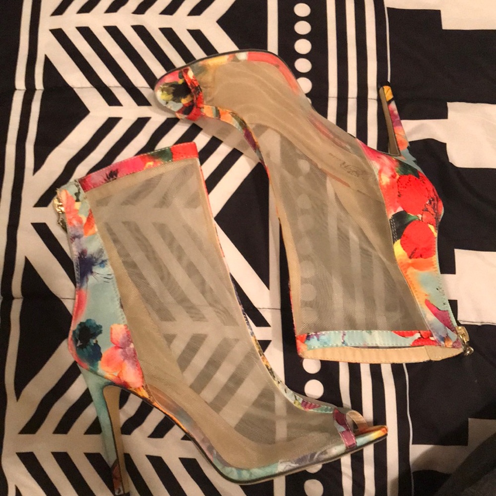Shoes - Picture 2 of 3